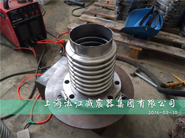 DN150不锈钢波纹补偿器加班生产现场 不锈钢波纹补偿器