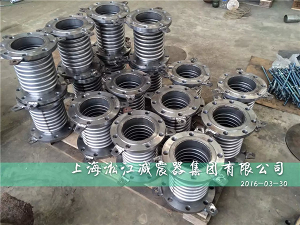 DN150不锈钢波纹补偿器加班生产现场 不锈钢波纹补偿器