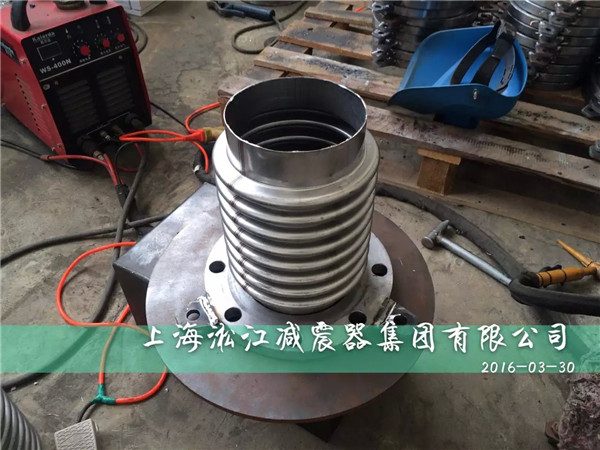 DN150不锈钢波纹补偿器加班生产现场实拍 DN150不锈钢波纹补偿器