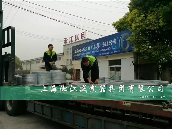 为苏州市政配套橡胶软连接的10吨热镀锌法兰到货了