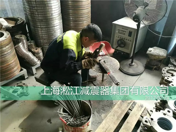 大翻边橡胶接头在什么样的情况下使用