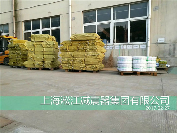 影响橡胶接头的寿命因素有两个